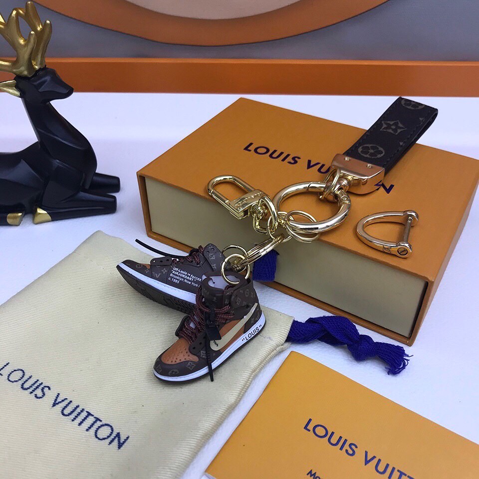 BL - High Quality Keychains LUV 009