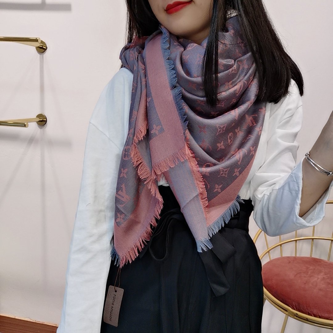 High Quality LUV  Scarf 021