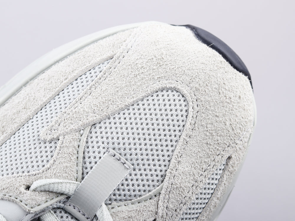 BL - Yzy 700 Salt Sneaker