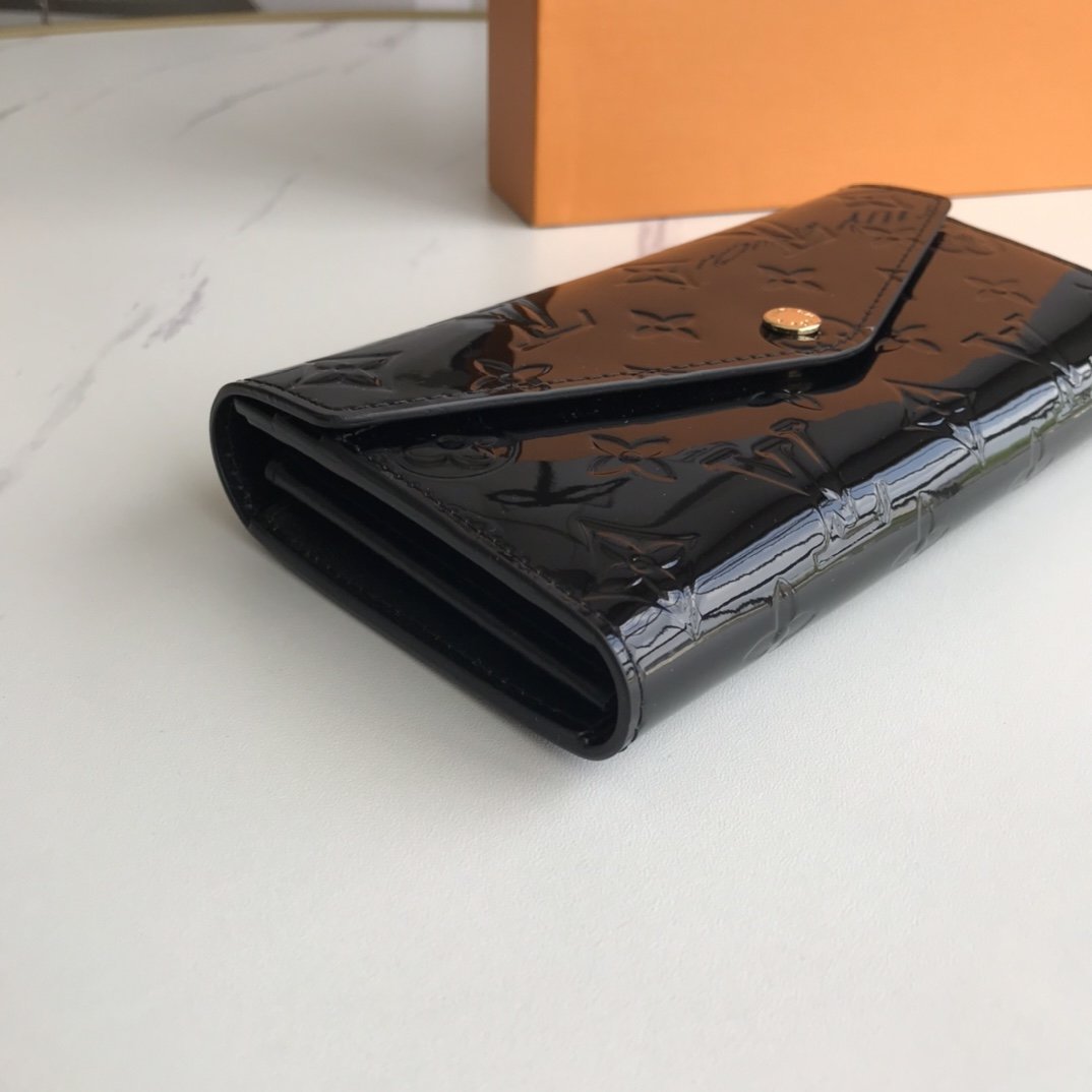 BL - High Quality Wallet LUV 006