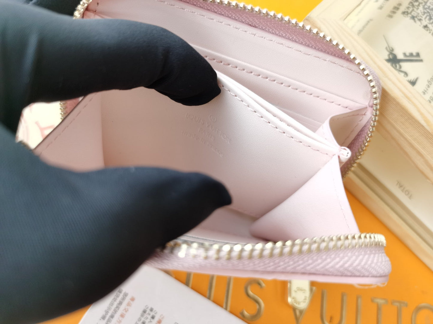 BL - High Quality Wallet LUV 121