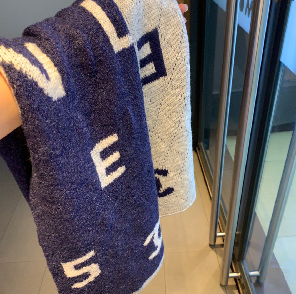 High Quality  CHL  Scarf 007