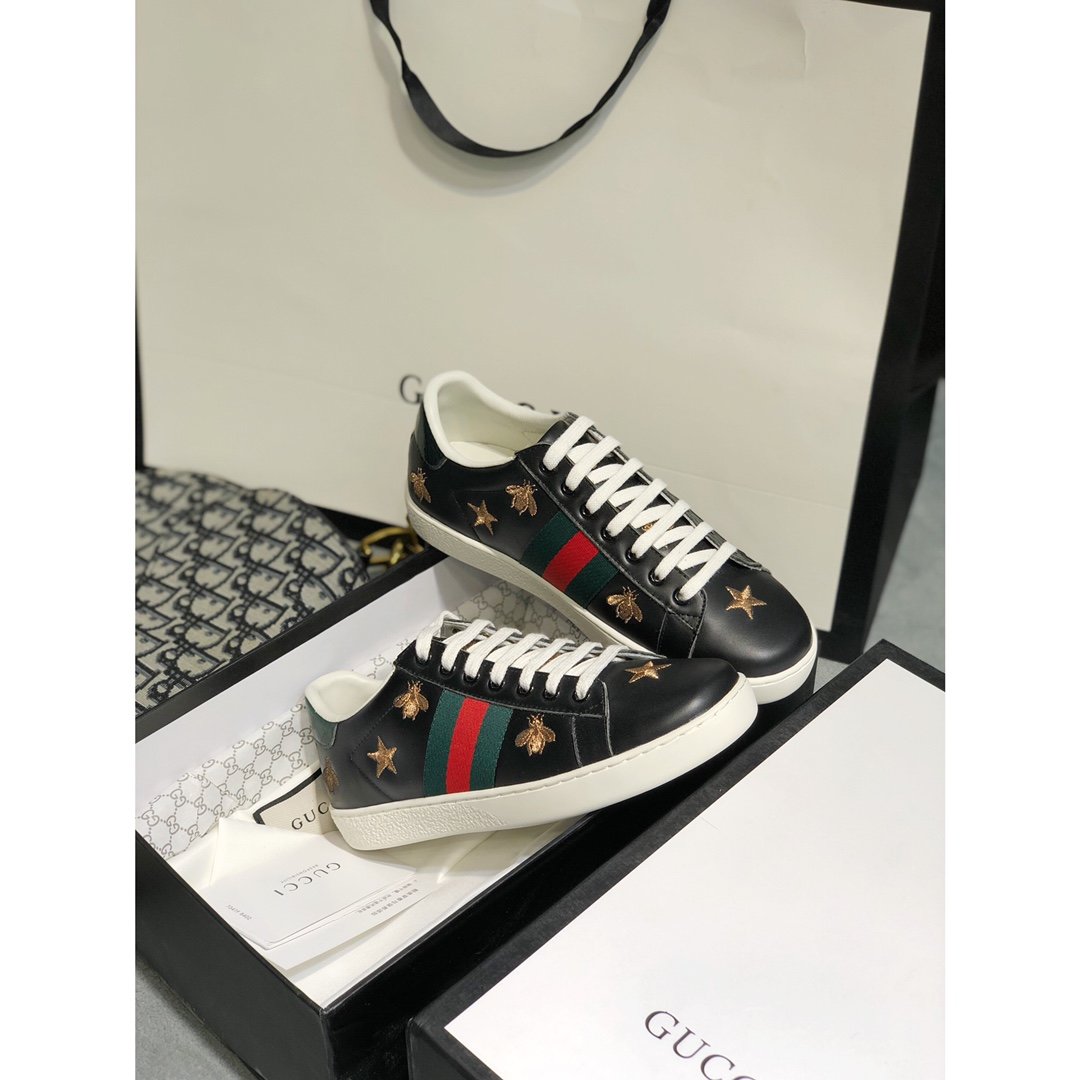 BL-GCI  Ace Embroidered 'Bees and Stars Sneaker 064