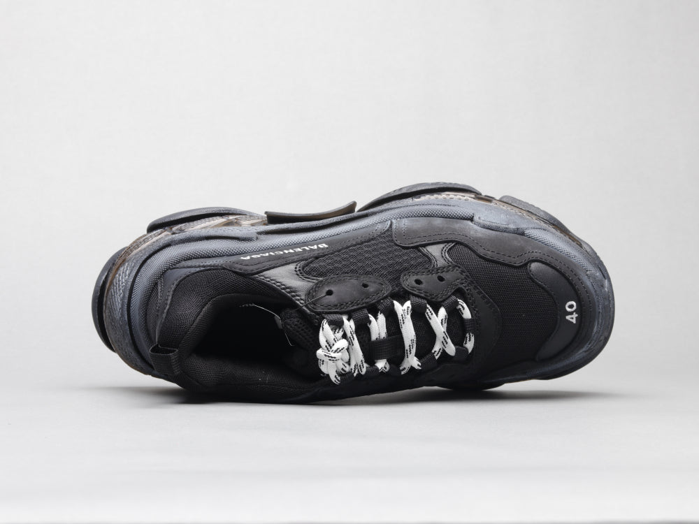 BL - Bla Triple S Air Cushion Black Sneaker