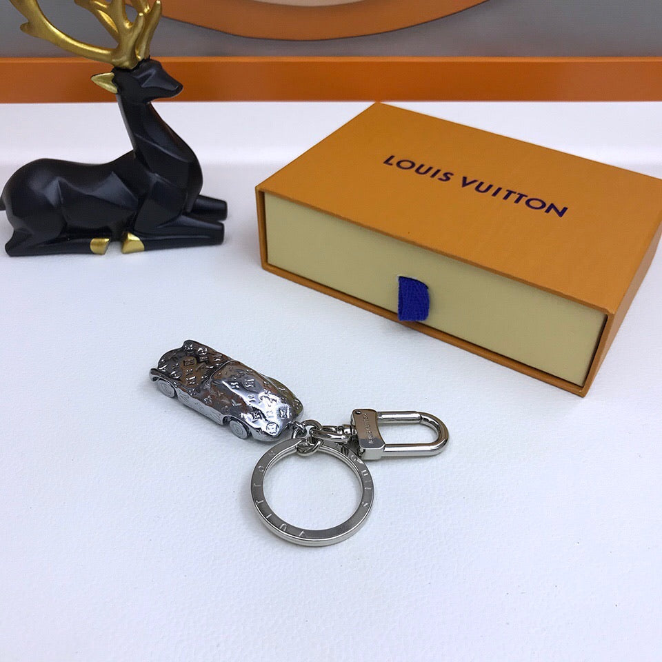 BL - High Quality Keychains LUV 042