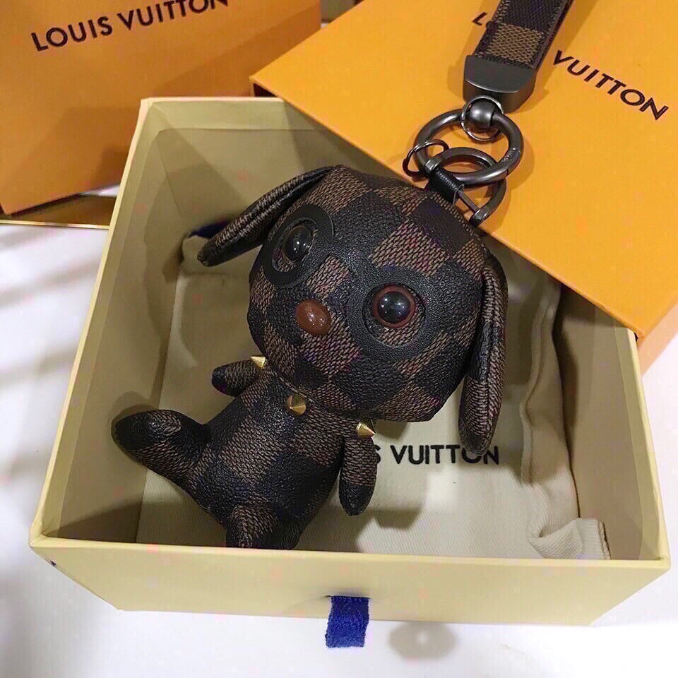 BL -High Quality Keychains LUV 046