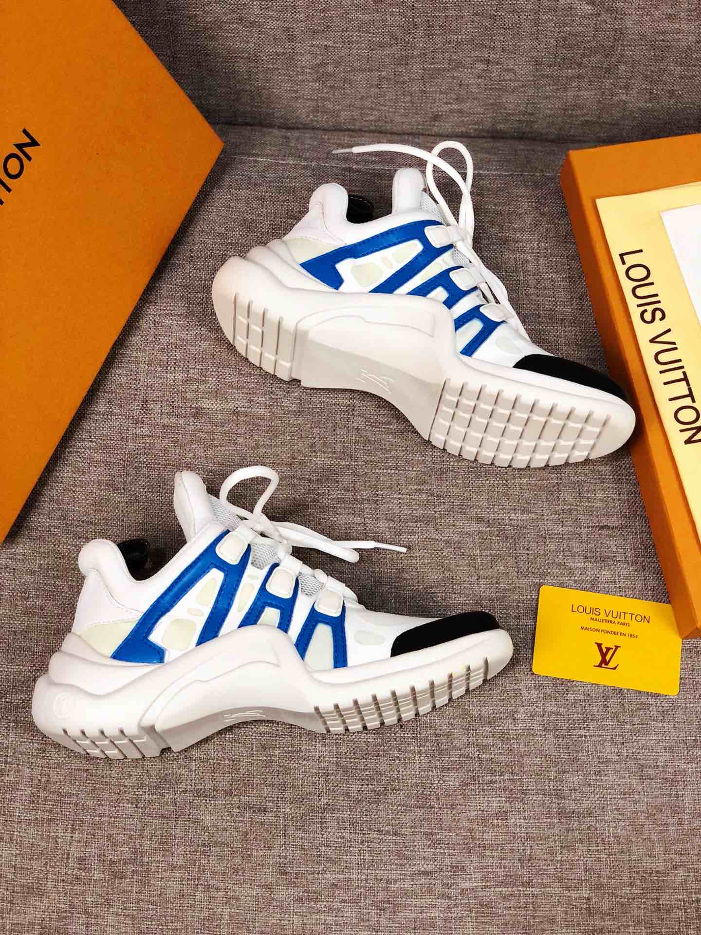 BL - LUV Archlight Blue White Black Sneaker