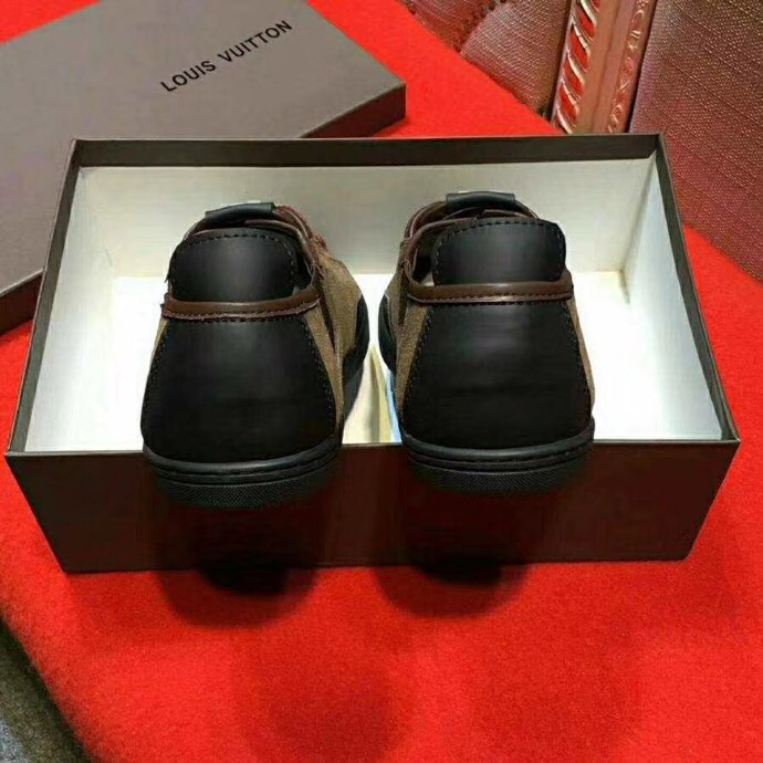 BL - High Quality Luv Sneaker 066