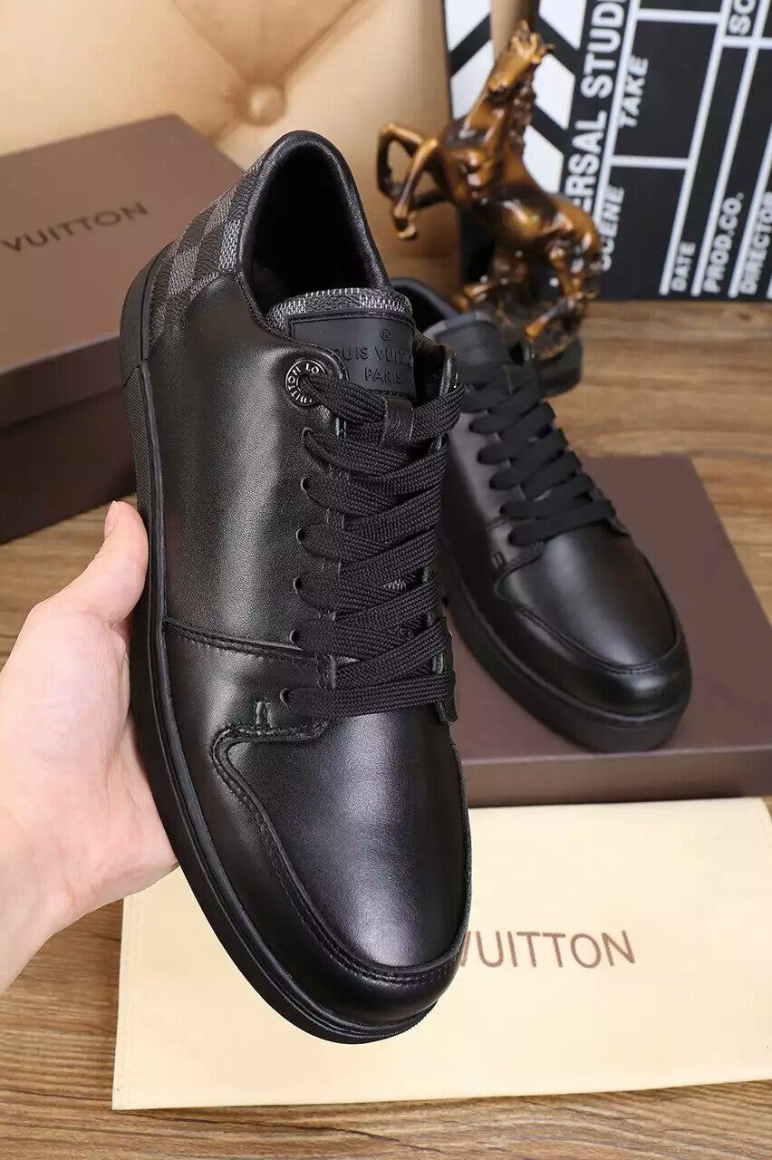 BL - LUV BLnogram Line Up Black Sneaker
