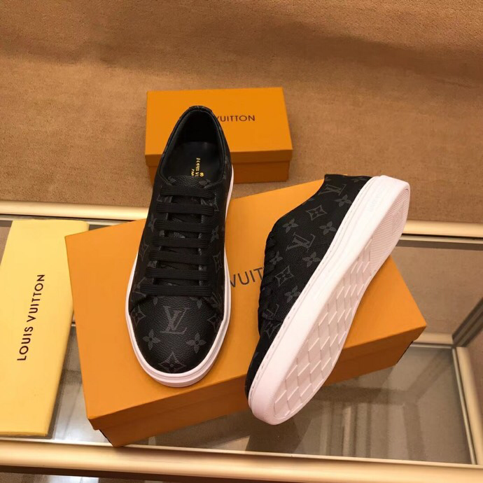BL - High Quality Luv Sneaker 063