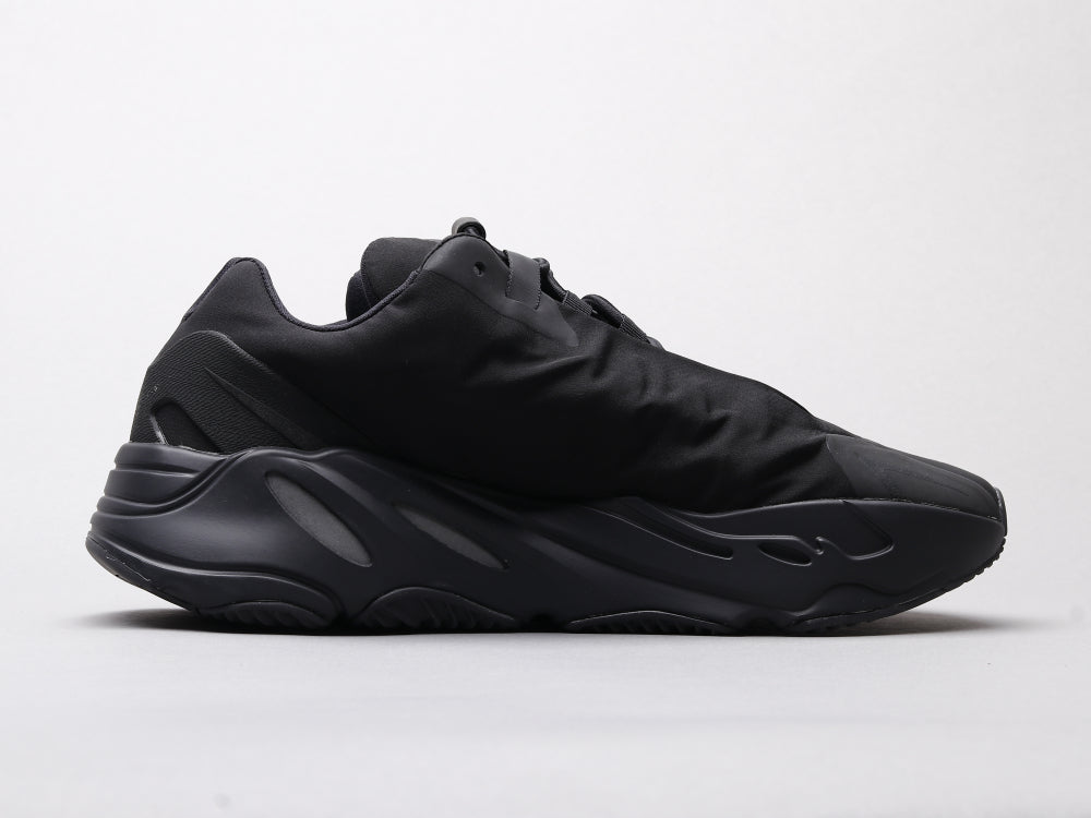 BL - Yzy 700 Dark Glow Sneaker