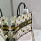 DI Large Book Tote White, For Women, Women’s Handbags 16.5in/42cm CD M1286ZRTY_M941