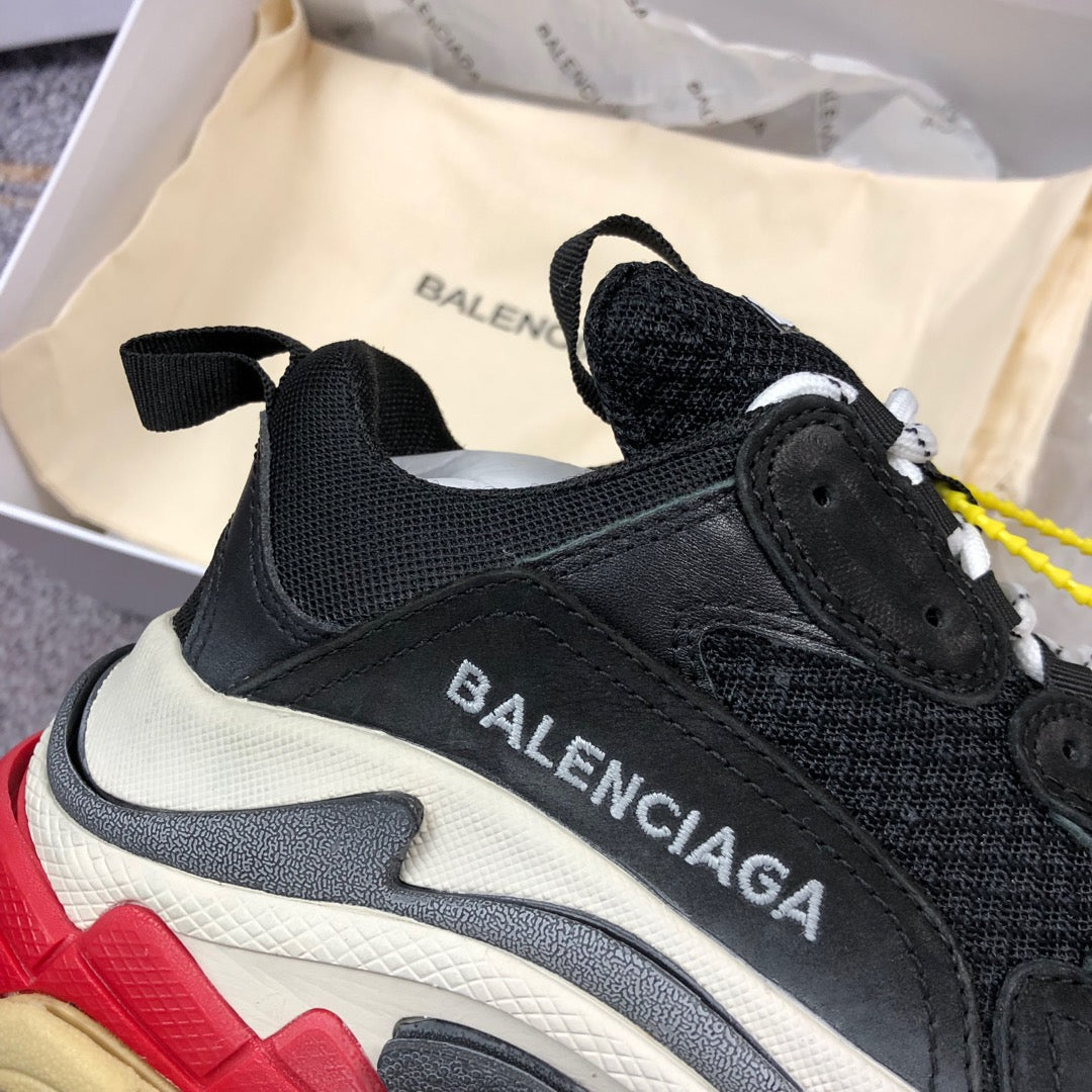 BL - High Quality Bla Sneaker 085