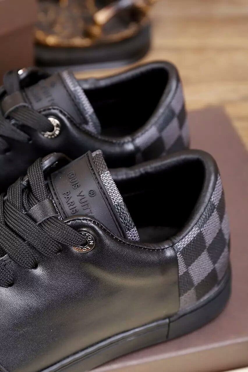 BL - LUV BLnogram Line Up Black Sneaker