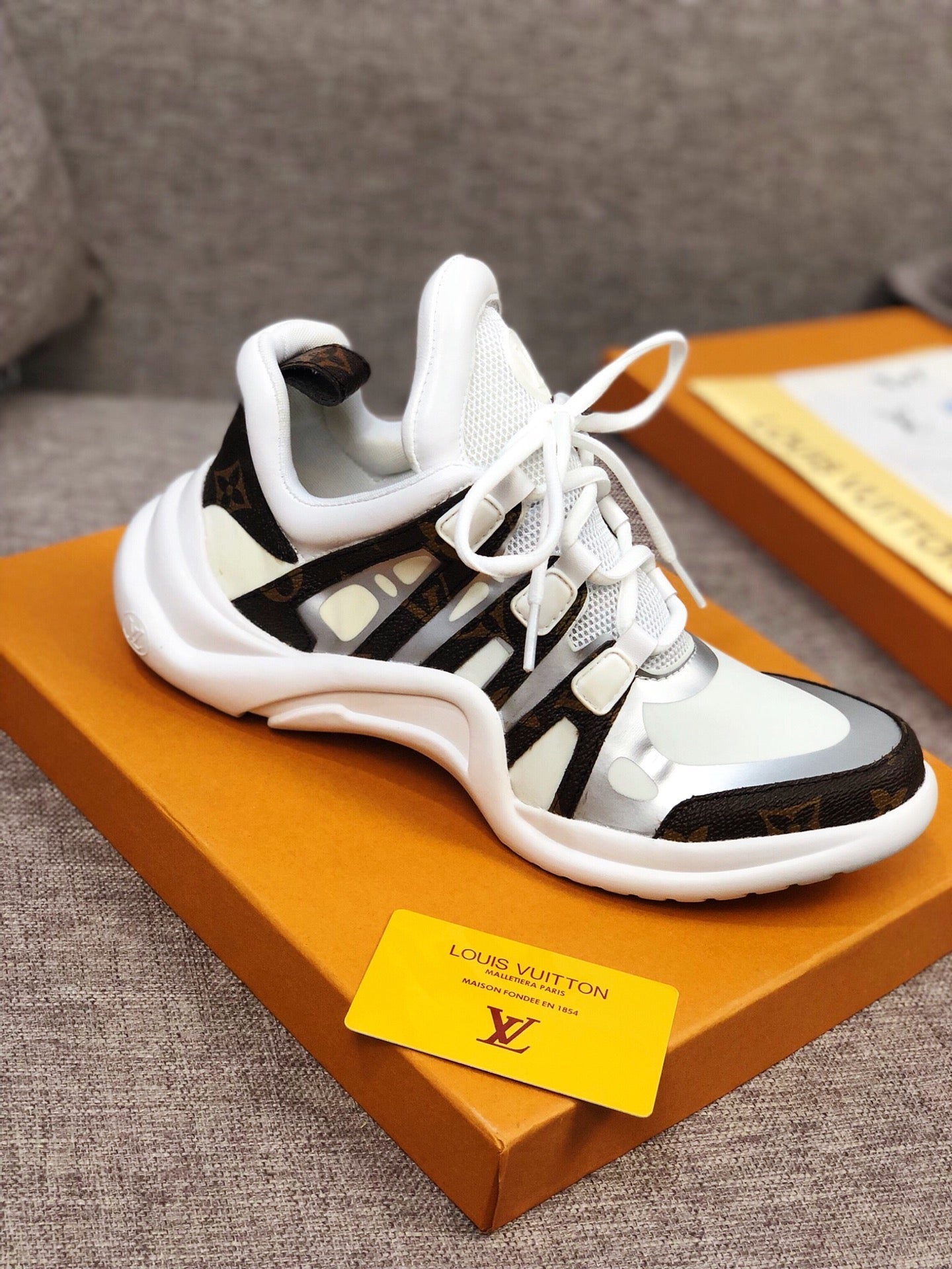 BL - LUV Archlight White Brown Sneaker