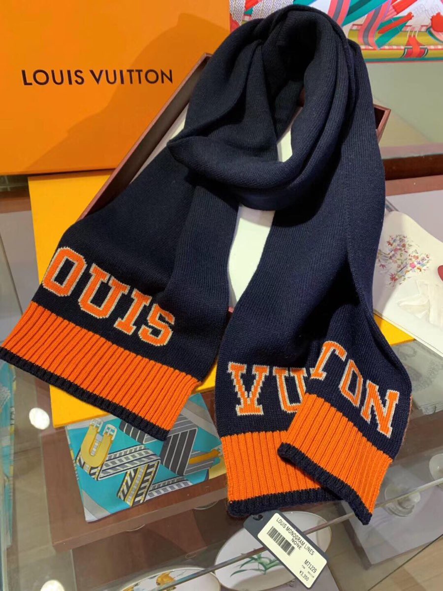High Quality LUV  Scarf 029