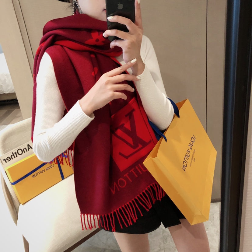 High Quality LUV  Scarf 012