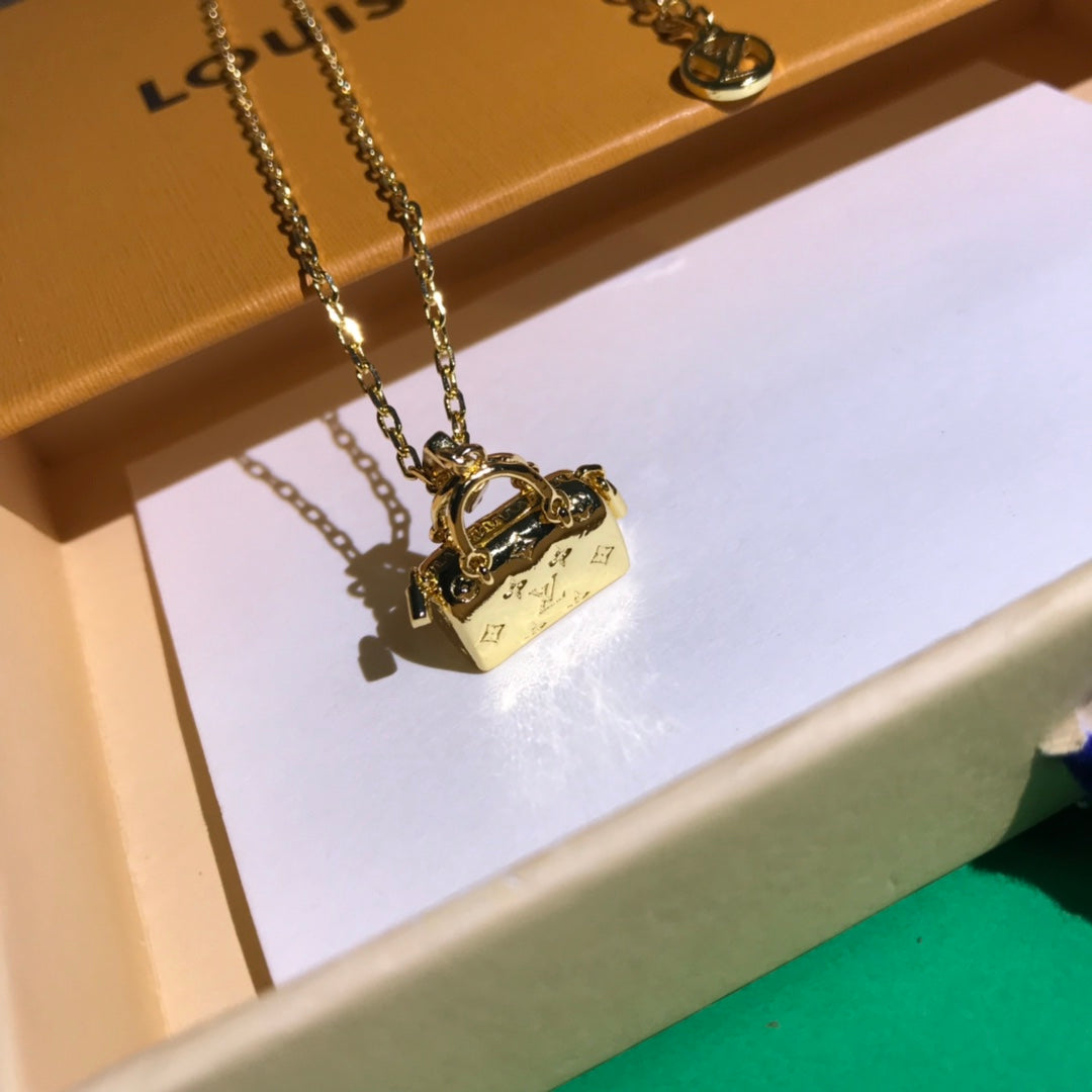 BL - High Quality Necklace LUV027