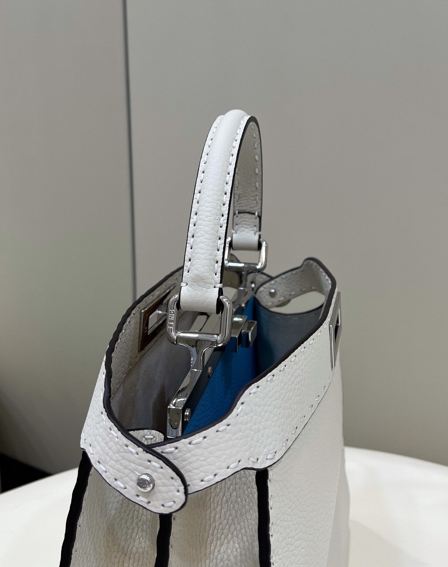 FI Peekaboo ISeeU Medium White For Women, Women’s Handbags, Shoulder Bags 13.1in/33.5cm FF