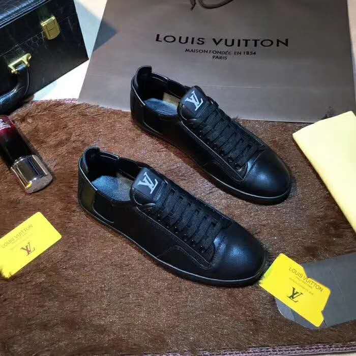 BL - High Quality Luv Sneaker 071