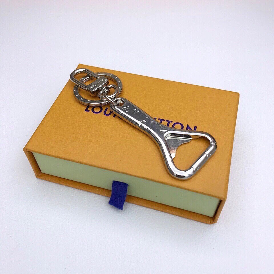 BL -High Quality Keychains LUV 063