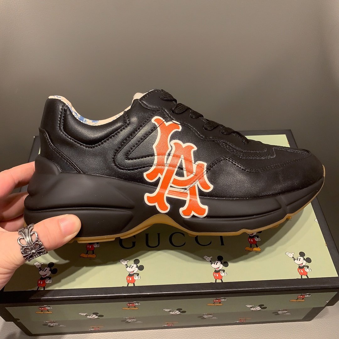 BL-GCI  RHYTON VINTAGE TRAINER LOGO BLACK SNEAKER 144