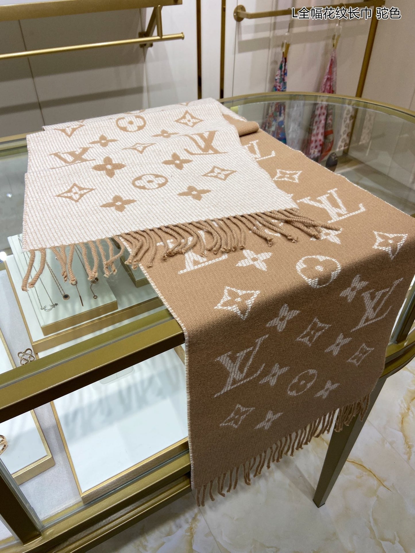 High Quality LUV  Scarf 038