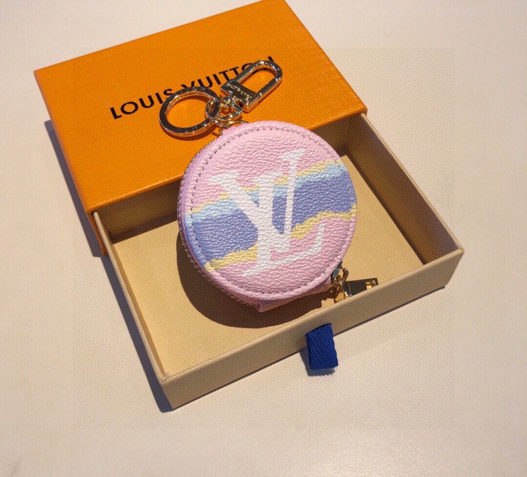 BL -High Quality Keychains LUV 061