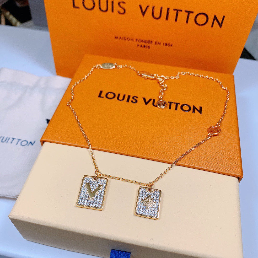 BL - High Quality Necklace LUV018
