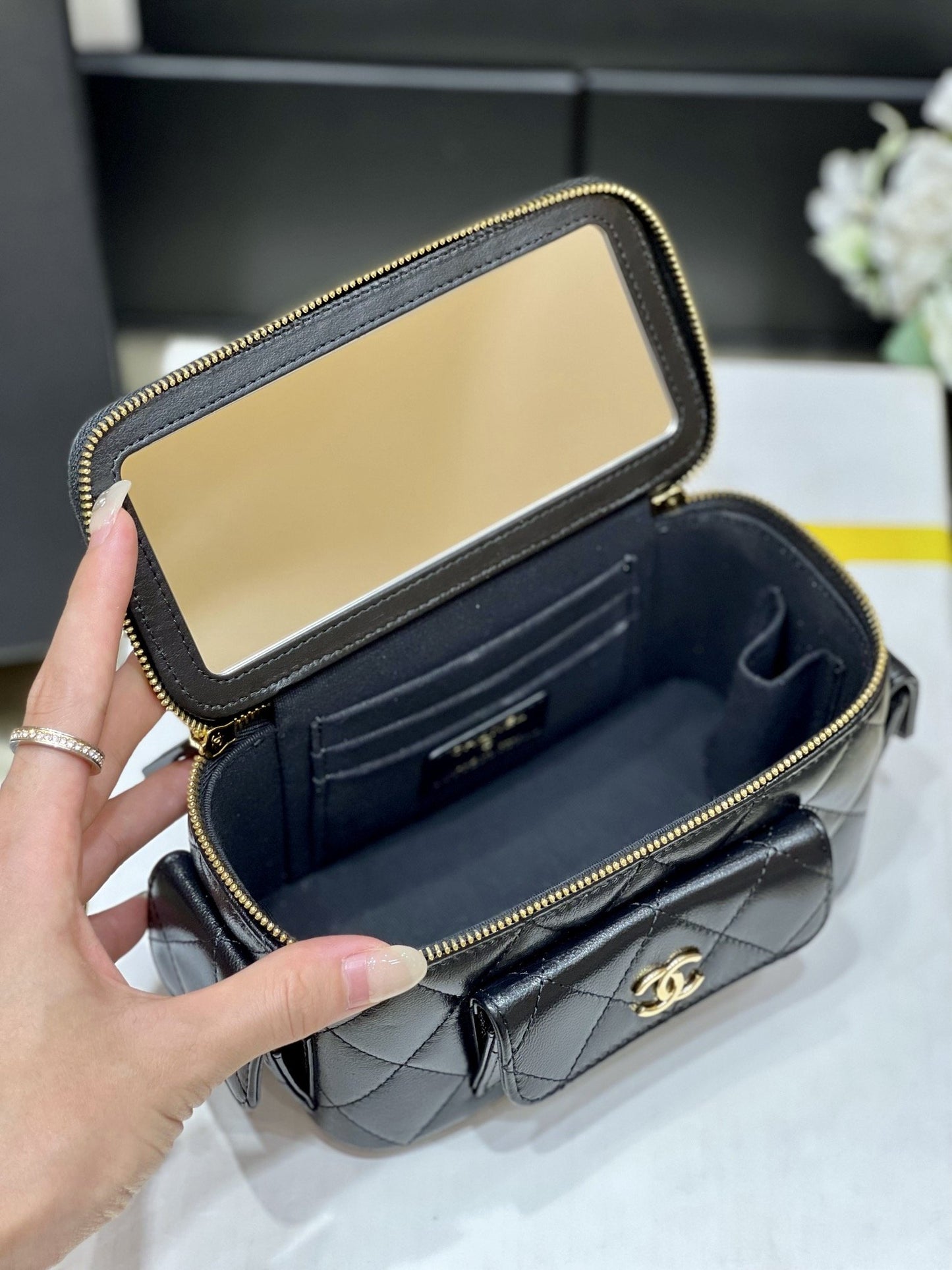 ChanelVanity Bag With Strap Black For Women, Women’s Bags 6.6in/17cm AP3017 B09208 94305