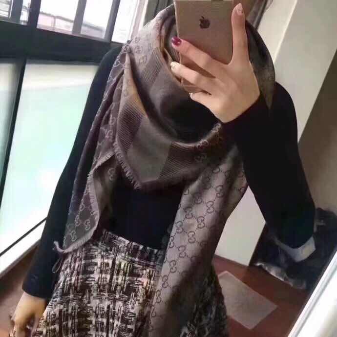 High Quality LUV  Scarf 022