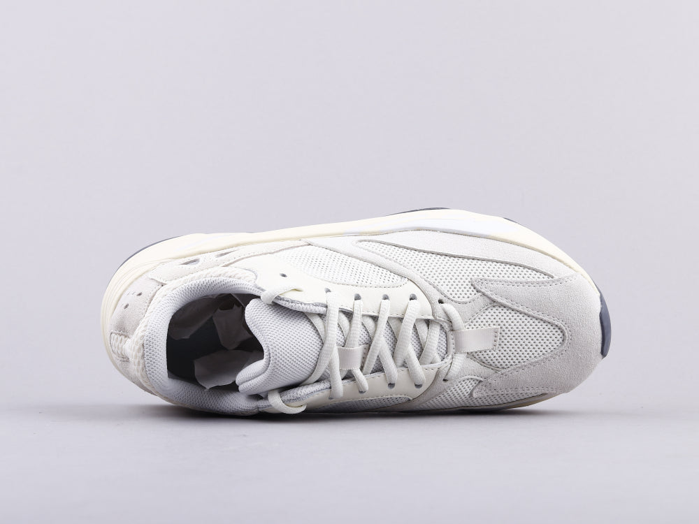 BL - Yzy 700 Analog Beige Sneaker