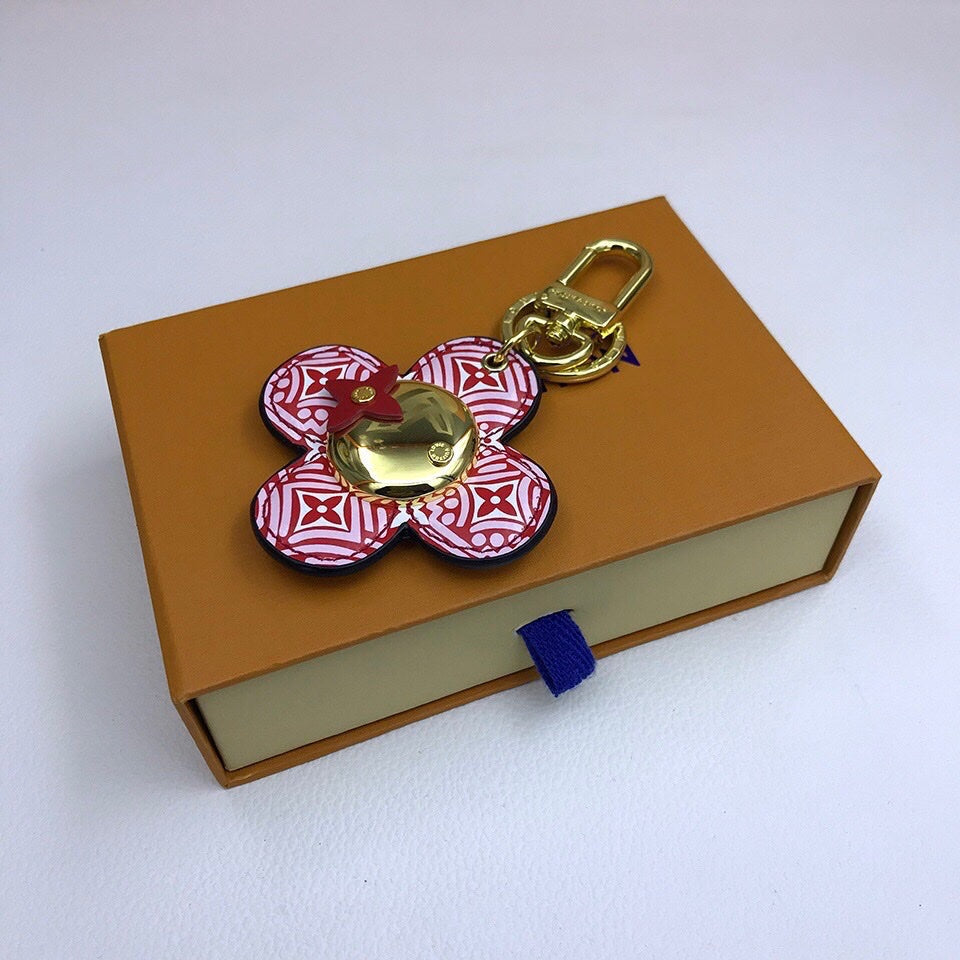 BL - High Quality Keychains LUV 018