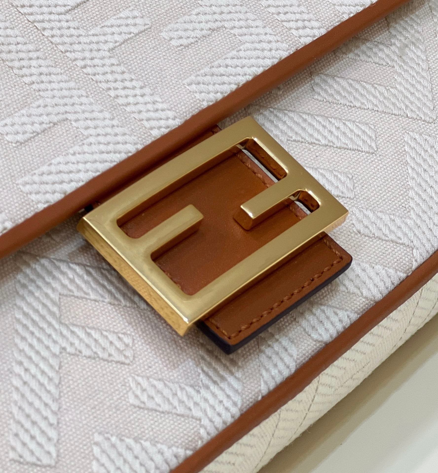 FI Baguette White For Women, Women’ Handbags, Shoulder And Crossbody Bags 10.6in/27cm FF 8BR600