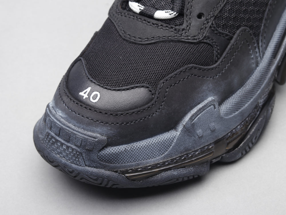 BL - Bla Triple S Air Cushion Black Sneaker
