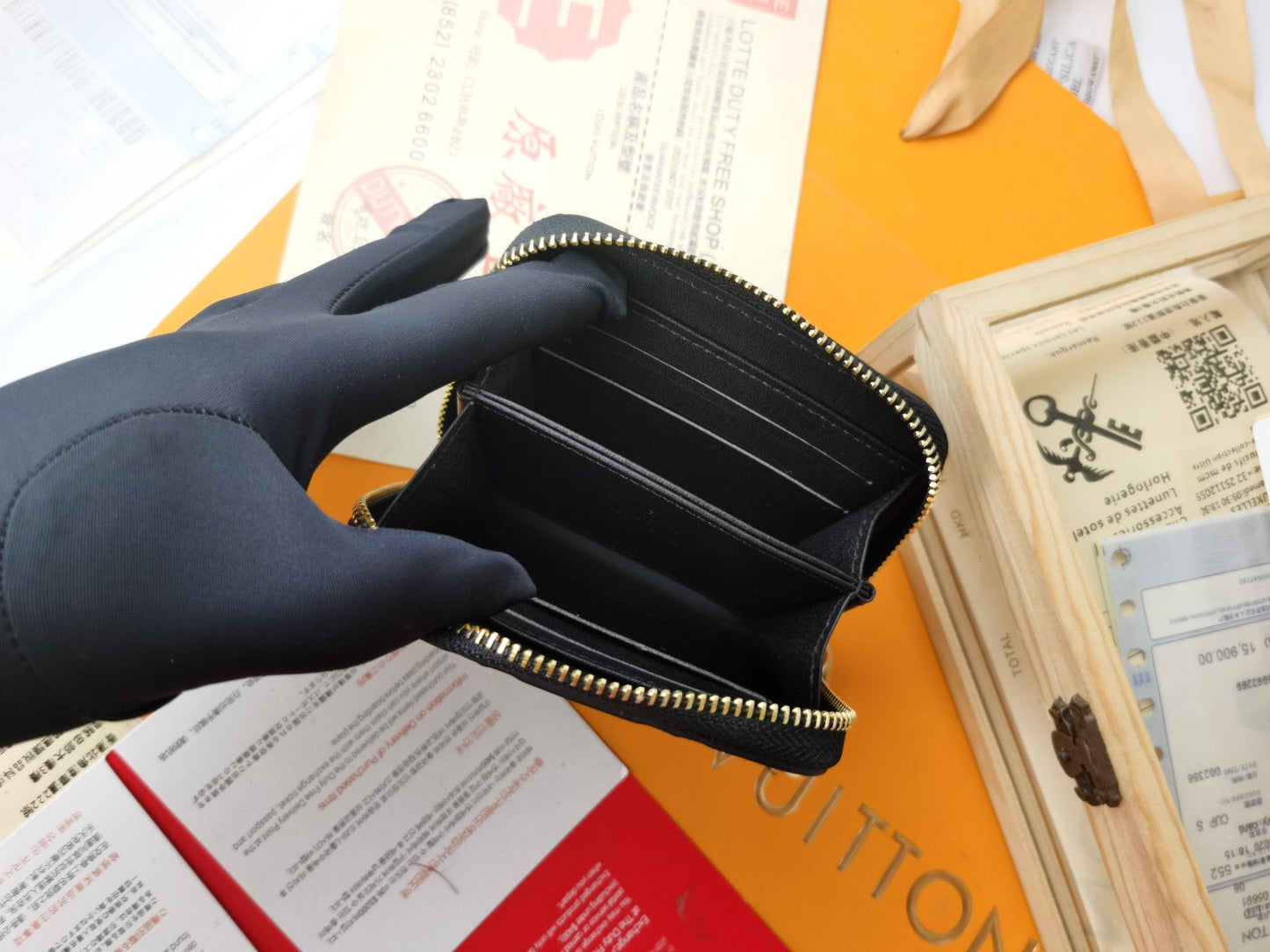 BL - High Quality Wallet LUV 122
