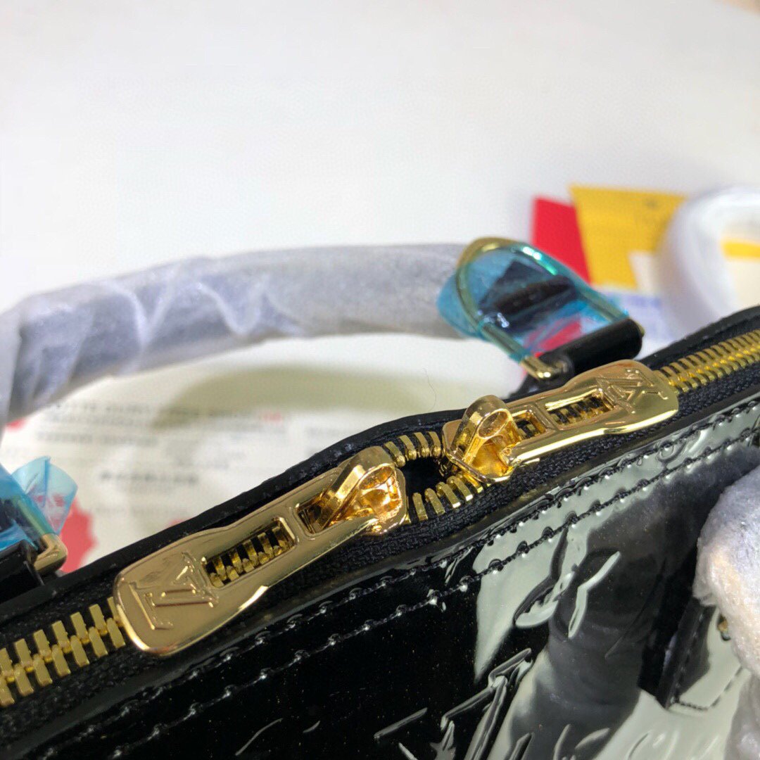 BL - High Quality Bags LUV 058