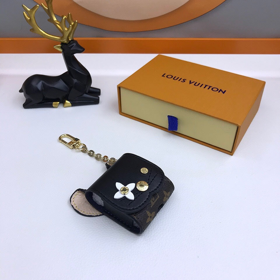 BL -High Quality Keychains LUV 044