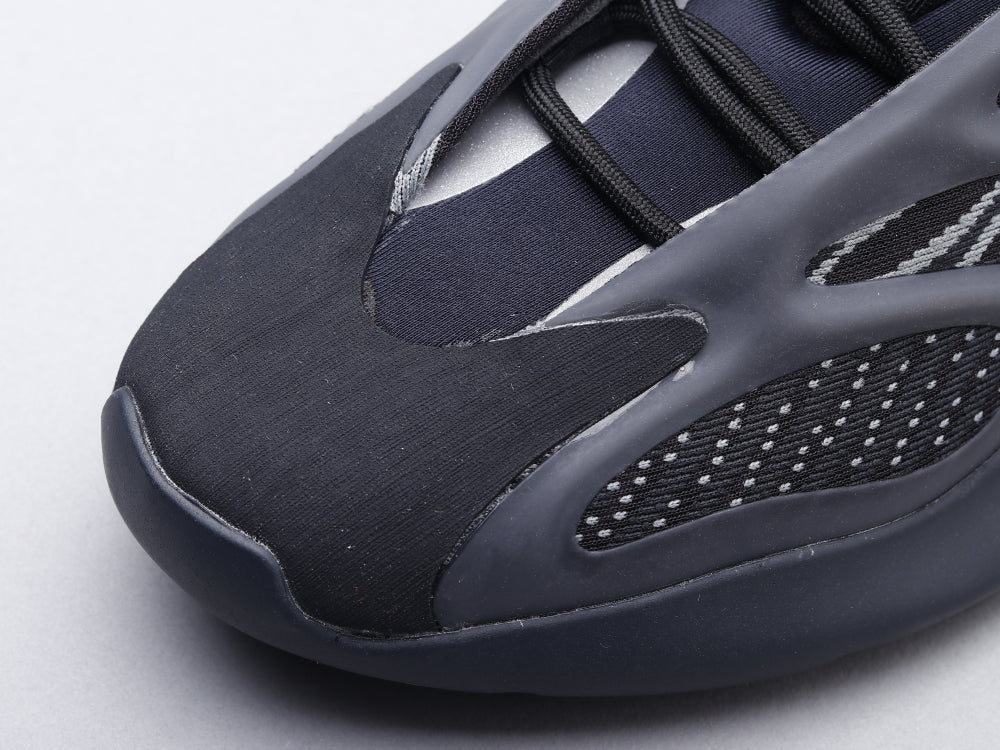 BL - Yzy 700 Alvah Sneaker