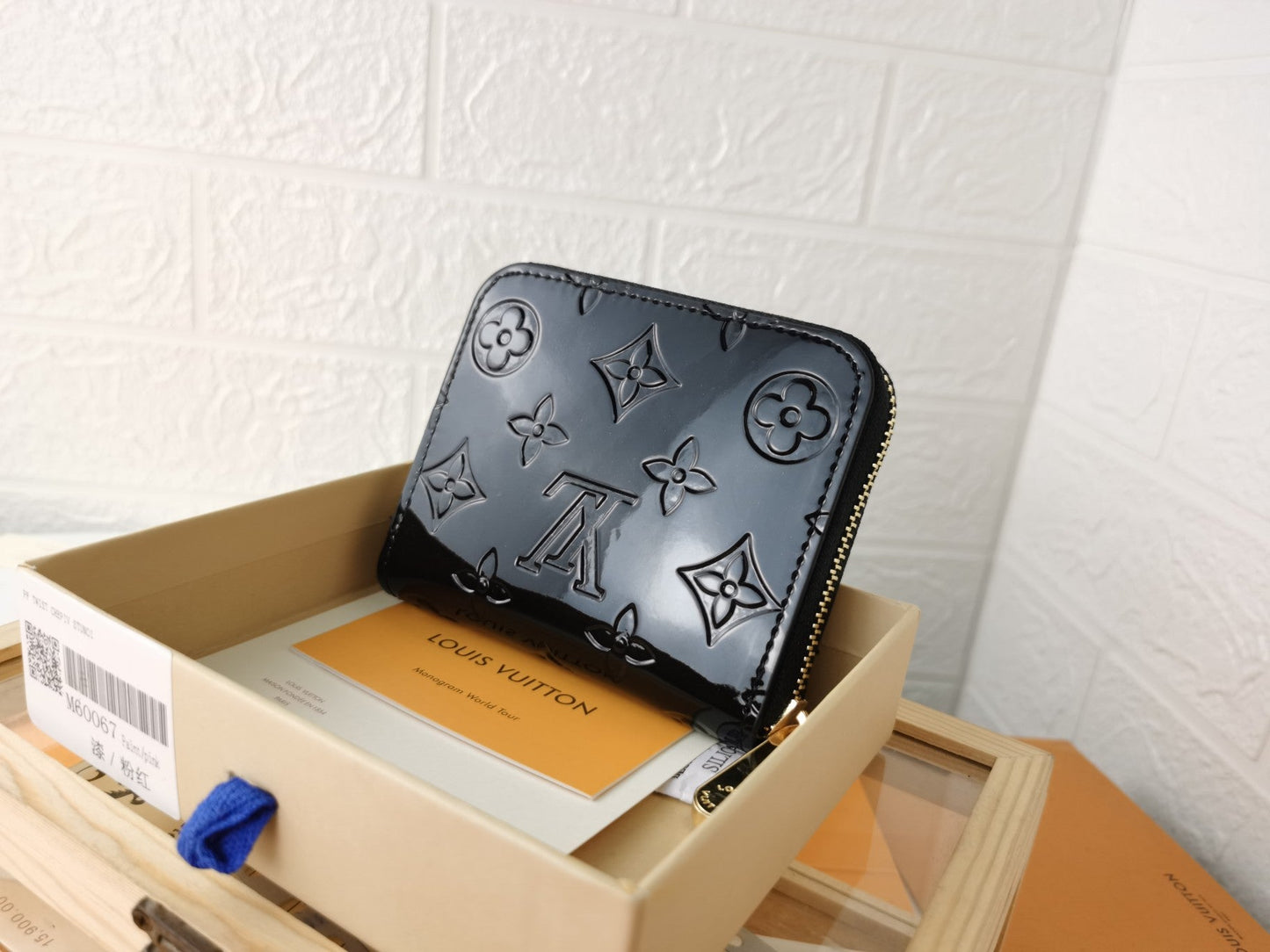 BL - High Quality Wallet LUV 122