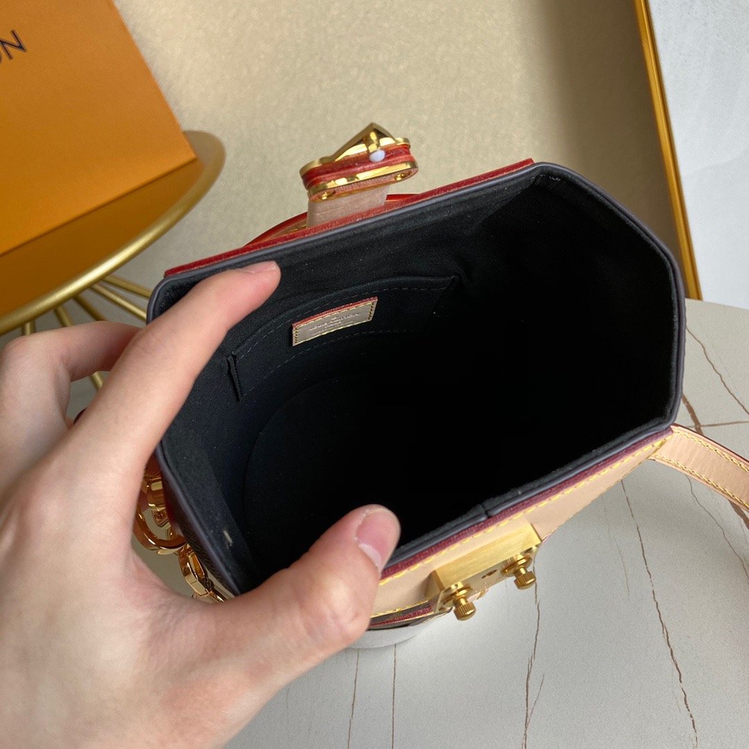 BL - High Quality Bags LUV 157
