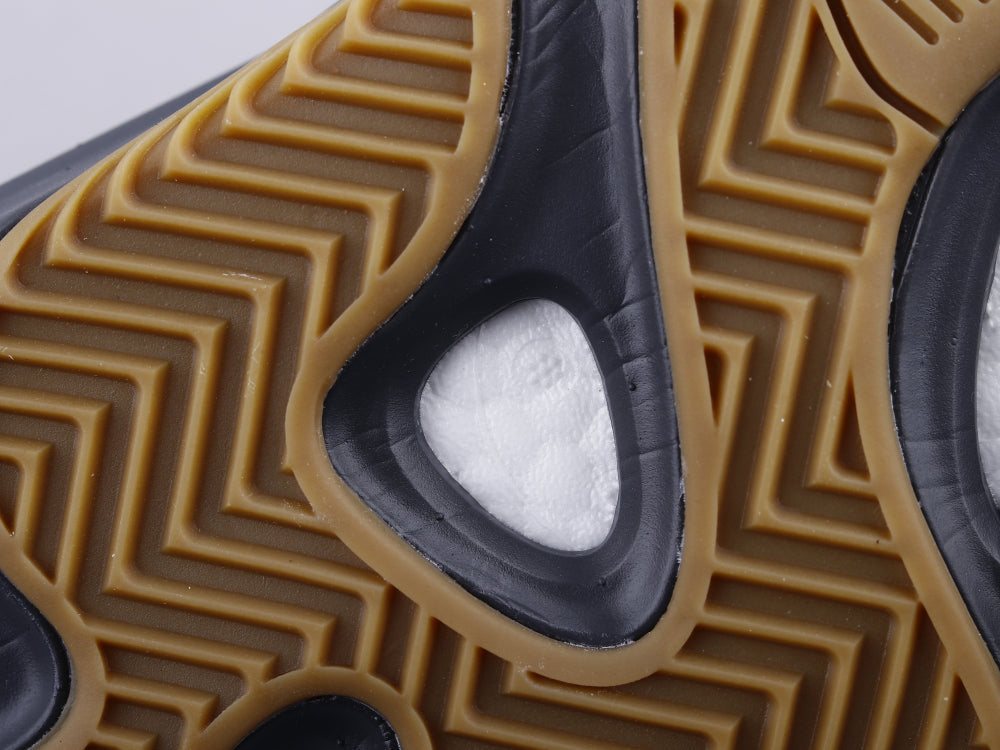 BL - Yzy 700 Geode Sneaker
