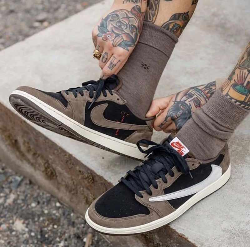 BL - TS x AJ1 Barb Low Top