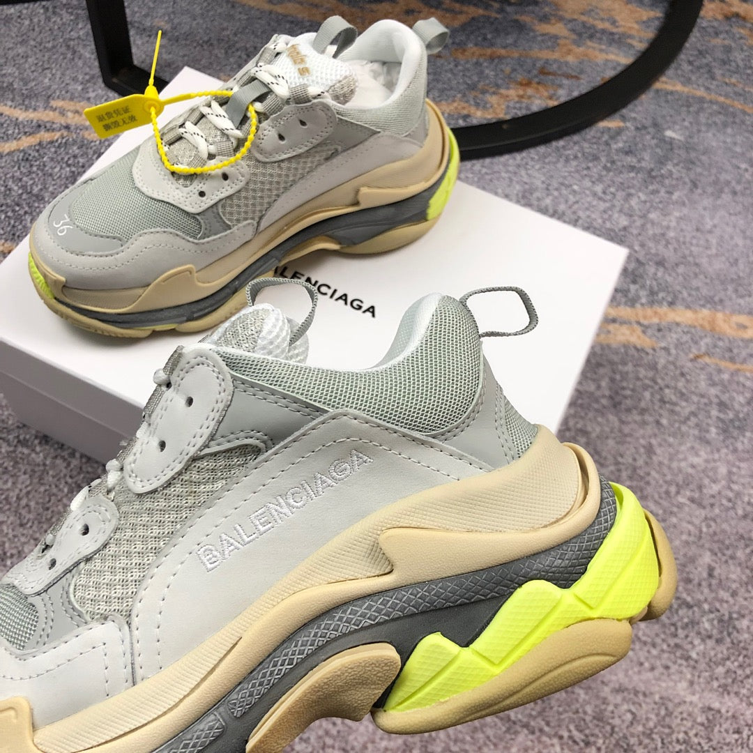 BL - High Quality Bla Sneaker 074