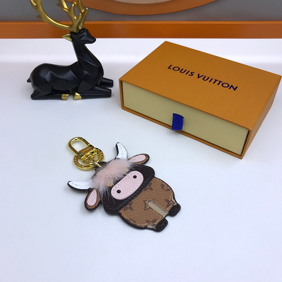 BL -High Quality Keychains LUV 085