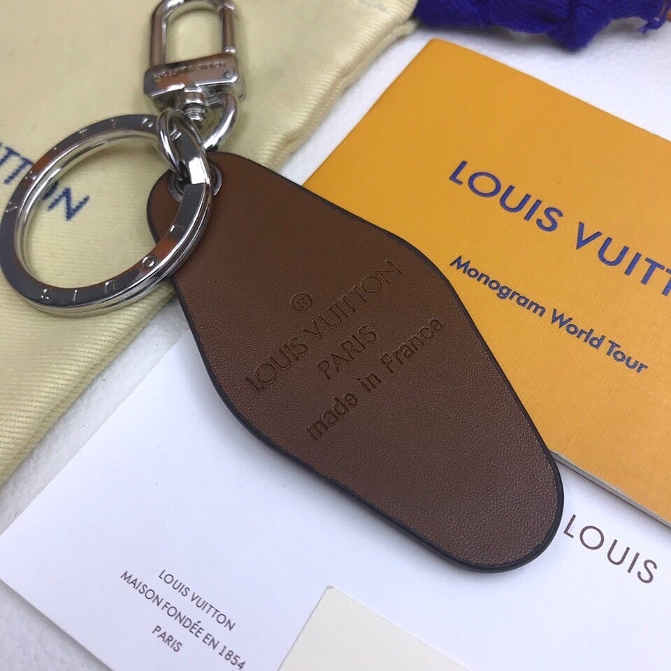 BL - High Quality Keychains LUV 008