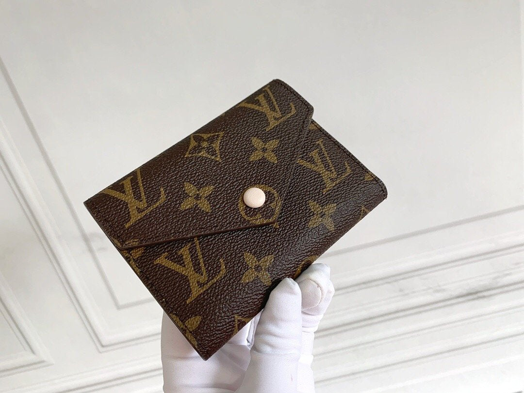 BL - High Quality Wallet LUV 116
