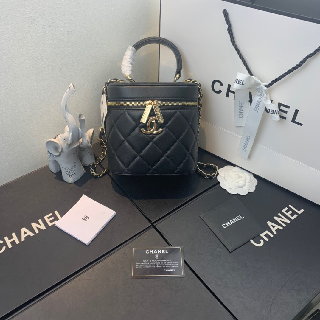 ChanelVanity Case Gold Hardware Black For Women, Women’s Handbags, Shoulder Bags 7.9in/20cm AS2061 