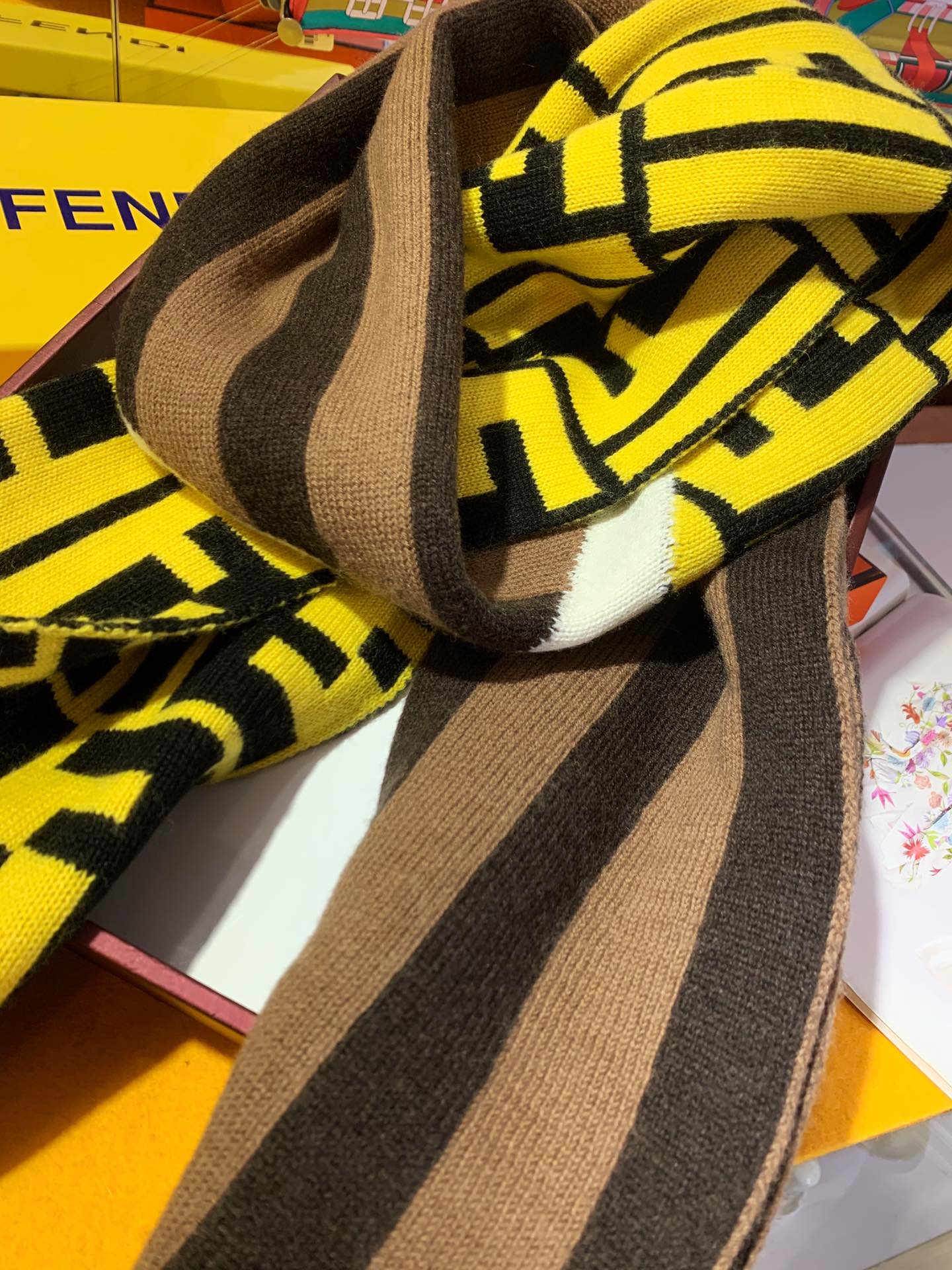 High Quality FEI  Scarf 008