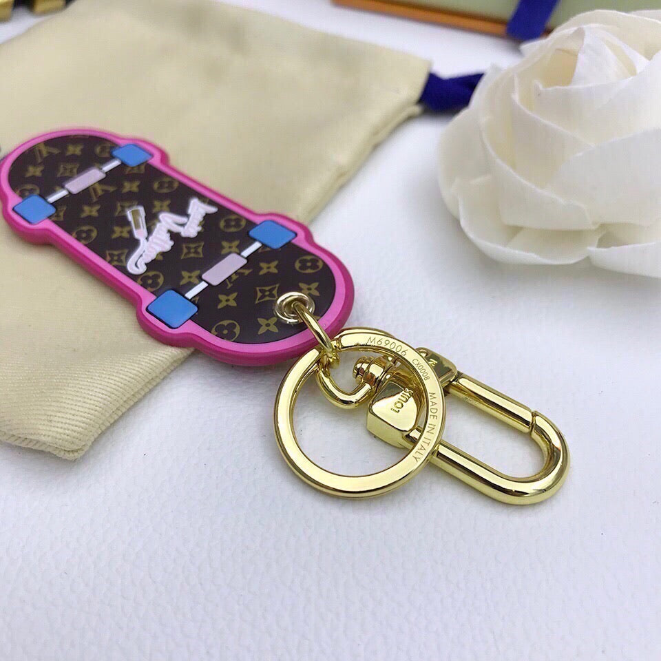 BL - High Quality Keychains LUV 019